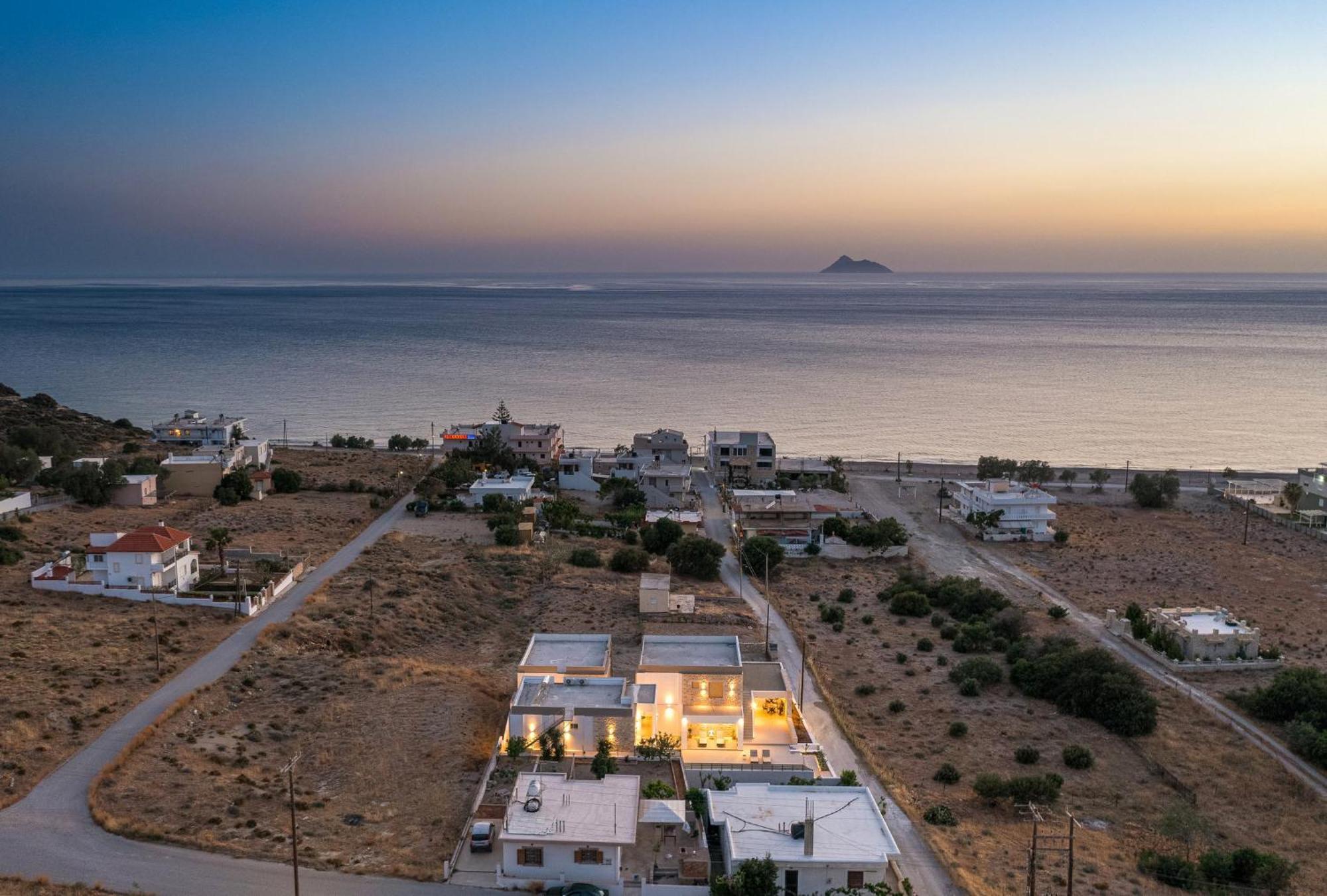 Ammokrinos Luxury Homes,150M From The Beach Kalamaki  Exterior foto