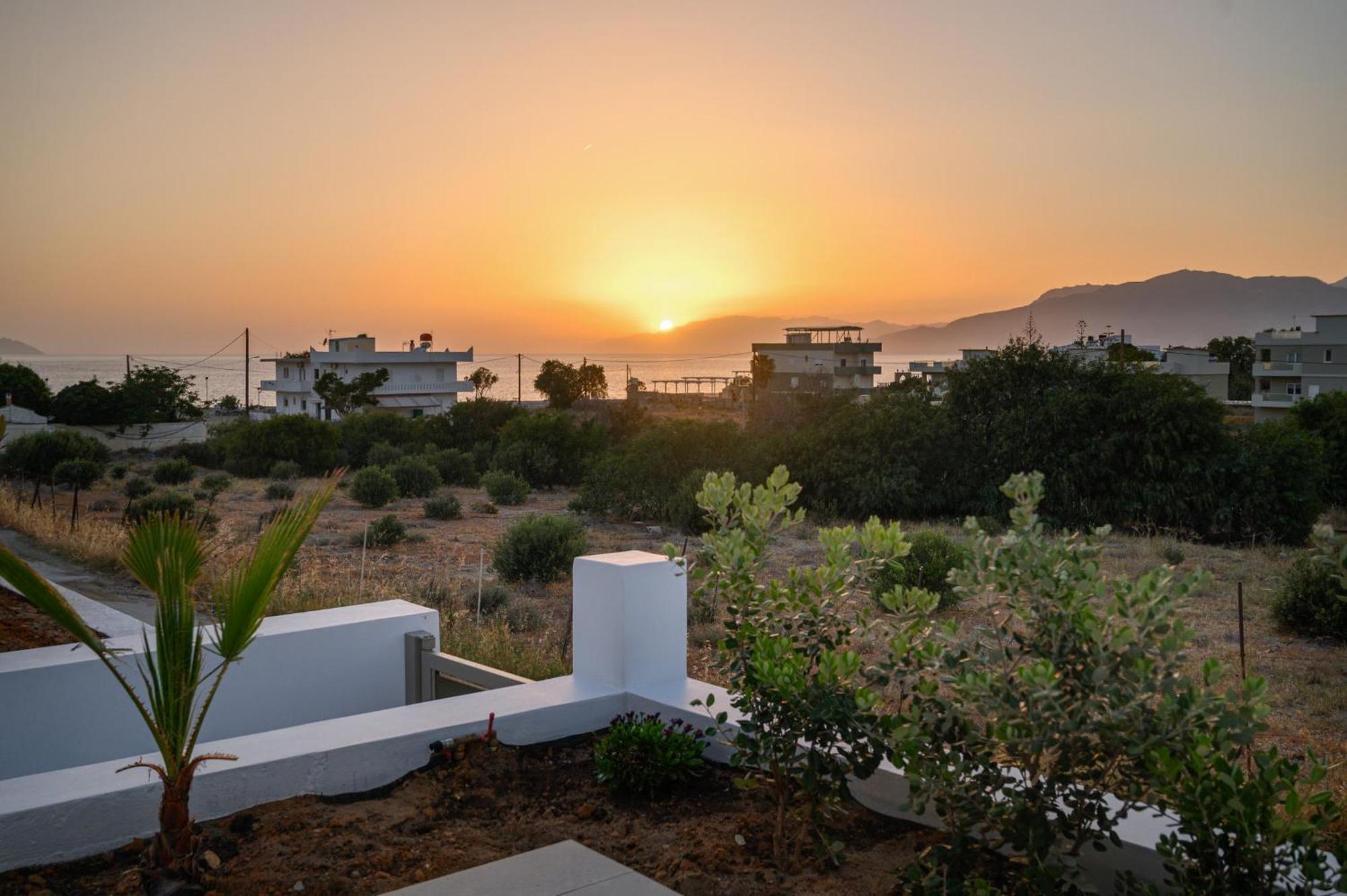 Ammokrinos Luxury Homes,150M From The Beach Kalamaki  Exterior foto